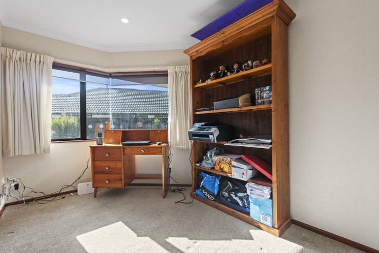 Photo of property in 35 Presidential Drive, Milson, Palmerston North, 4414