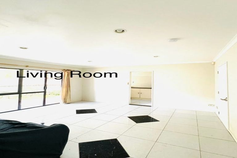 Photo of property in 102 Middlefield Drive, Flat Bush, Auckland, 2016