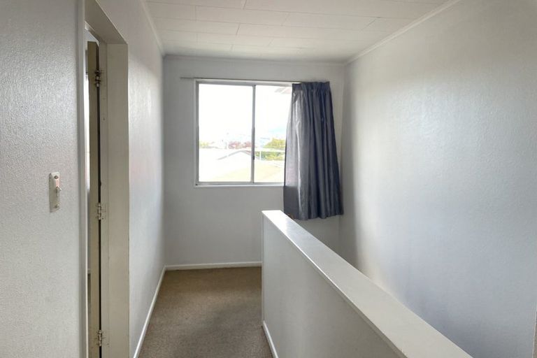 Photo of property in 2/62 Martin Street, Wallaceville, Upper Hutt, 5018