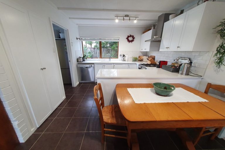 Photo of property in 2/36 Koromiko Street, New Lynn, Auckland, 0600