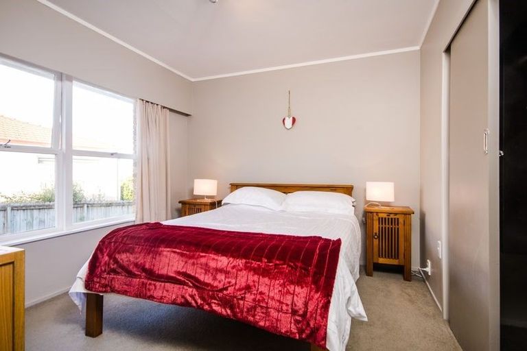 Photo of property in 2/8 Ngataringa Road, Devonport, Auckland, 0624