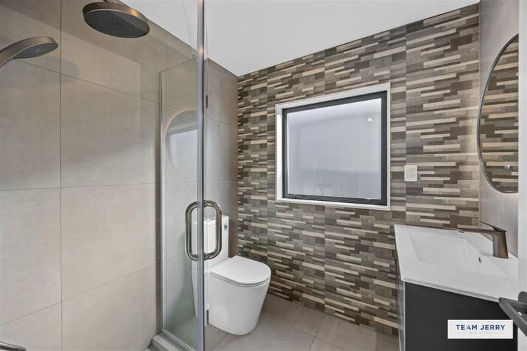 Photo of property in 339a Bucklands Beach Road, Bucklands Beach, Auckland, 2012