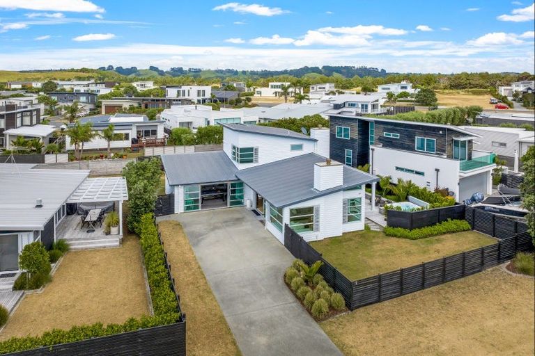 Photo of property in 12 Kokopu Street, Omaha, 0986