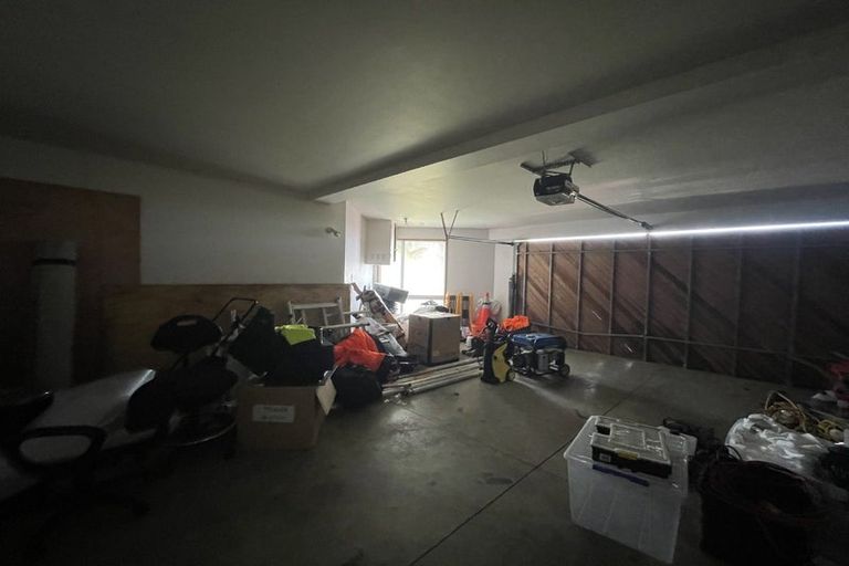 Photo of property in 19 Calypso Place, Rothesay Bay, Auckland, 0630