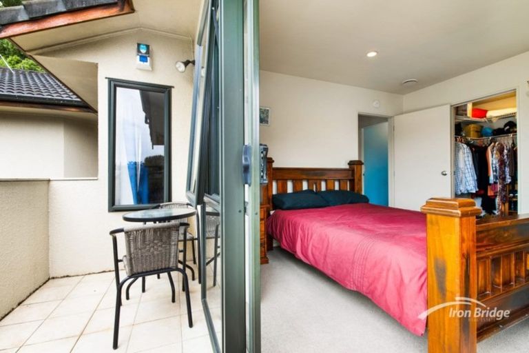 Photo of property in 17d Langana Avenue, Browns Bay, Auckland, 0630