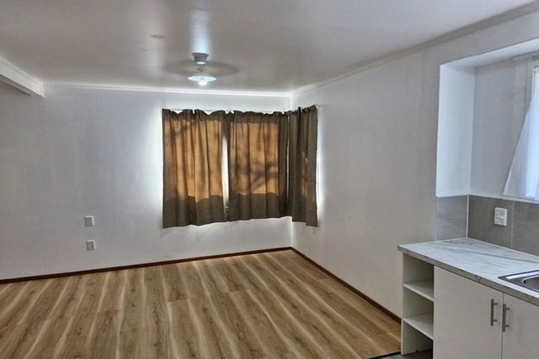 Photo of property in 6 Sabot Place, Massey, Auckland, 0614