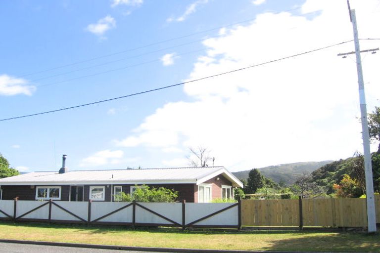 Photo of property in 67 Plateau Road, Te Marua, Upper Hutt, 5018