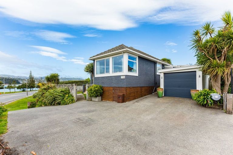 Photo of property in 140 Main Road, Titahi Bay, Porirua, 5022