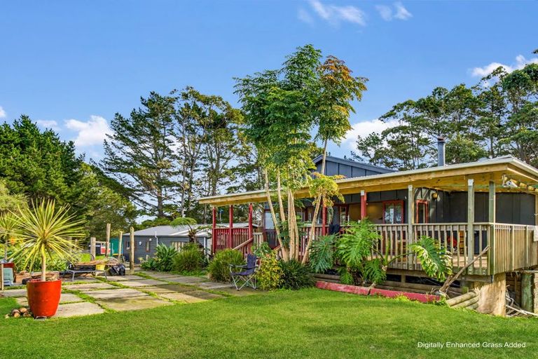 Photo of property in 129 Mcleod Road, South Head, Helensville, 0874