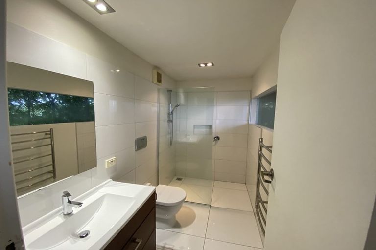 Photo of property in 54 Fortification Road, Karaka Bays, Wellington, 6022