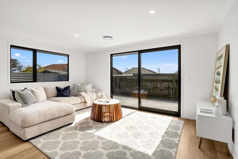 Photo of property in 51a Selwyn Crescent, College Estate, Wanganui, 4500