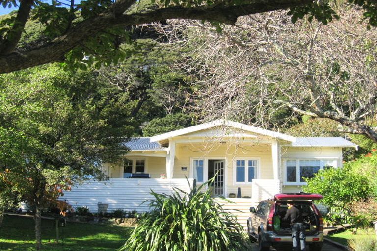 Photo of property in 20 Mahoe Street, Eastbourne, Lower Hutt, 5013