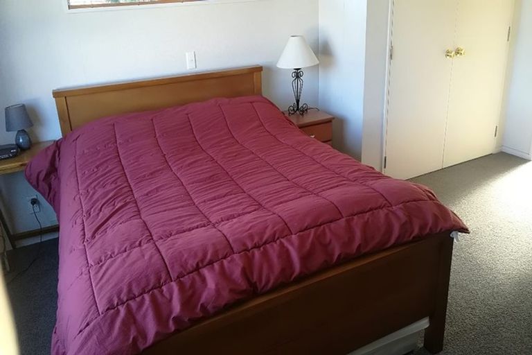 Photo of property in 2/112 Nigel Road, Browns Bay, Auckland, 0630