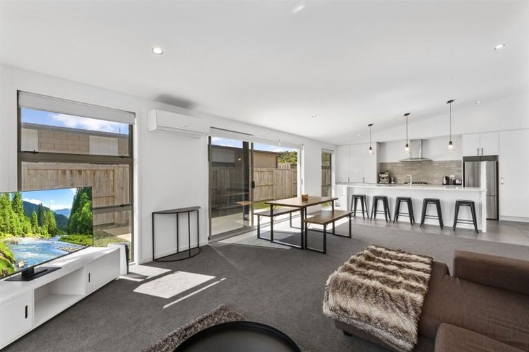 Photo of property in 37 Awataha Crescent, Pyes Pa, Tauranga, 3110