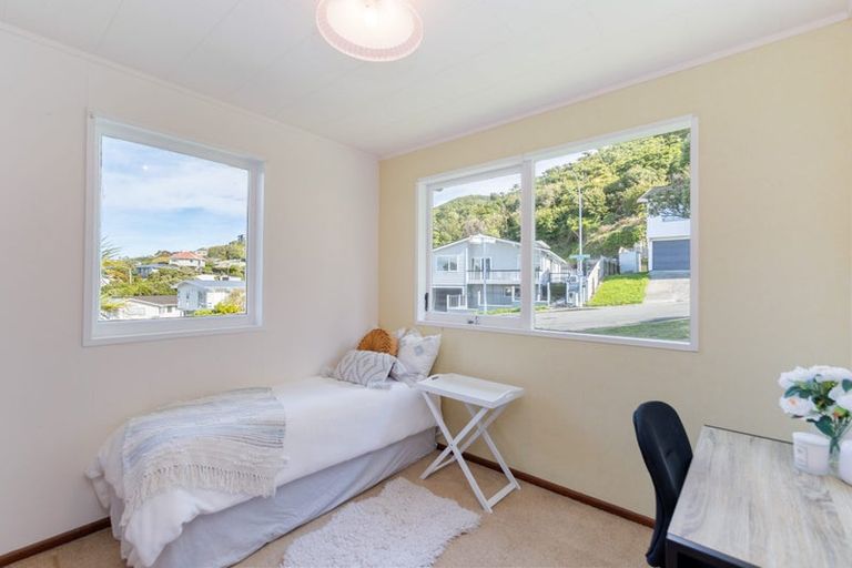 Photo of property in 1 Safari Crescent, Johnsonville, Wellington, 6037
