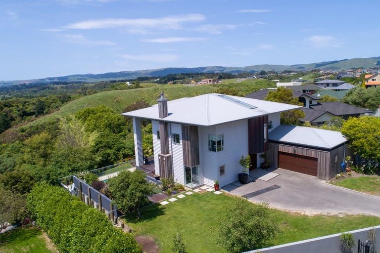 Photo of property in 51 The Strand, Fitzherbert, Palmerston North, 4410