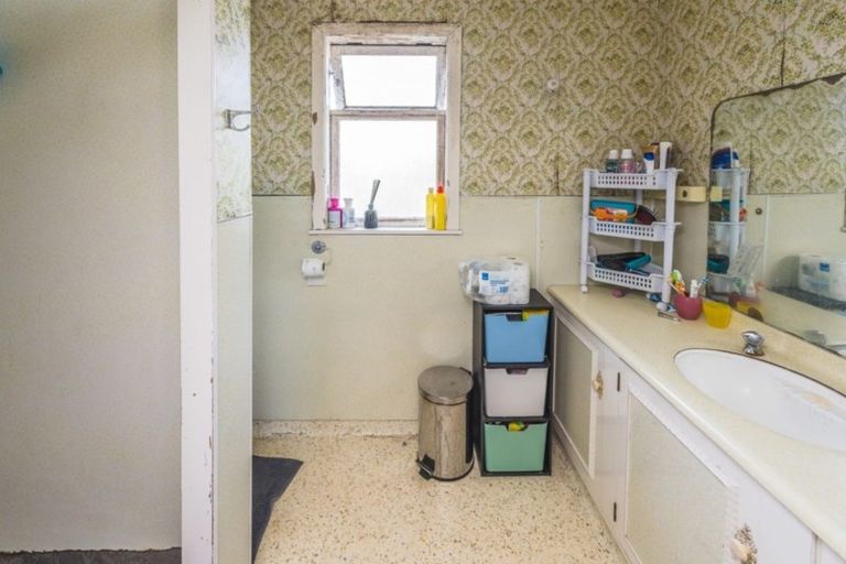 Photo of property in 70 Manuka Street, Castlecliff, Whanganui, 4501