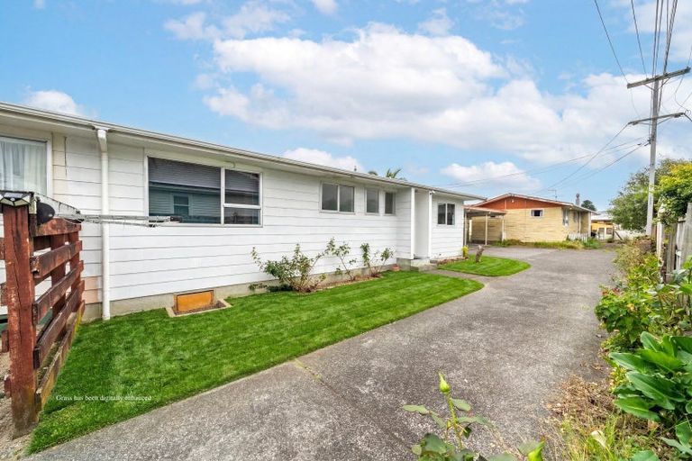 Photo of property in 2/8 Wilford Street, Wallaceville, Upper Hutt, 5018