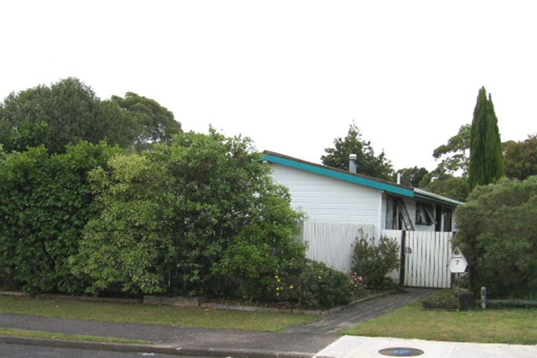Photo of property in 7 St Margaret Place, West Harbour, Auckland, 0618
