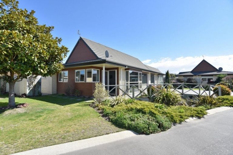 Photo of property in Rivertown Villas, 150 Williams Street, Kaiapoi, 7630