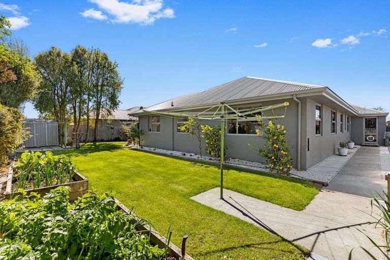 Photo of property in 30 De Castro Drive, Blenheim, 7201