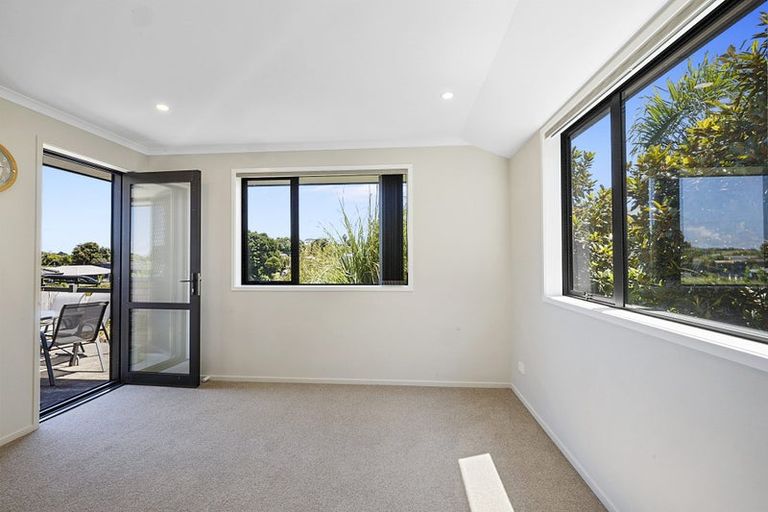 Photo of property in 48 Magnolia Drive, Westown, New Plymouth, 4310