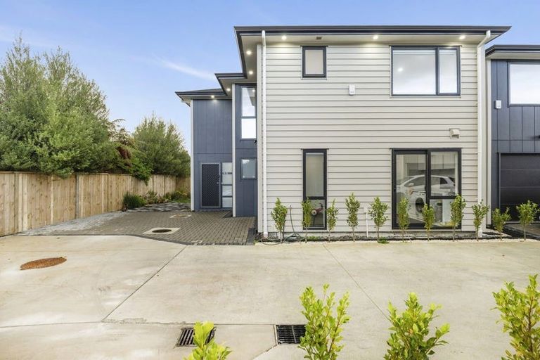 Photo of property in 43f Beach Road, Pahurehure, 2113