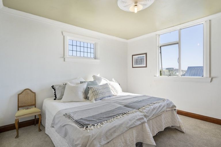 Photo of property in 2 Record Street, Fitzroy, New Plymouth, 4312