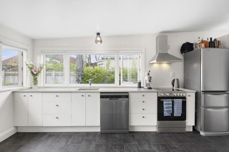 Photo of property in 36 Oroua Street, Eastbourne, Lower Hutt, 5013