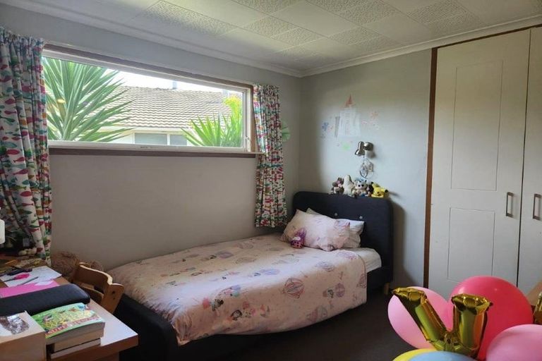 Photo of property in 1 Burrows Place, Ilam, Christchurch, 8041