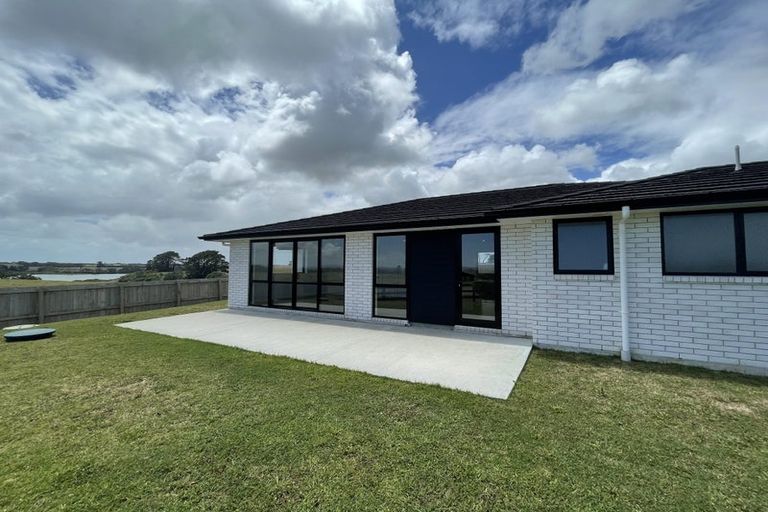 Photo of property in 1 Okoreka Road, Glenbrook, 2681