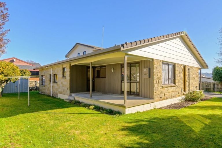 Photo of property in 17 Te Ana Place, Lynmore, Rotorua, 3010