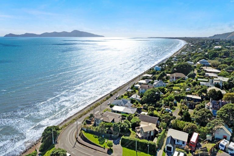Photo of property in 17 Beach Road, Paekakariki, 5034