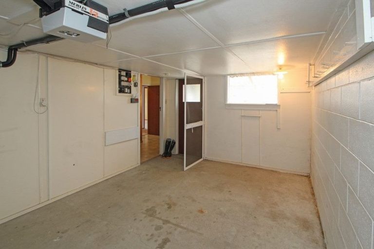 Photo of property in 27 Towey Street, Holmes Hill, Oamaru, 9401