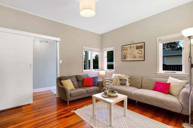 Photo of property in 1/17 Ranui Station Road, Ranui, Auckland, 0612