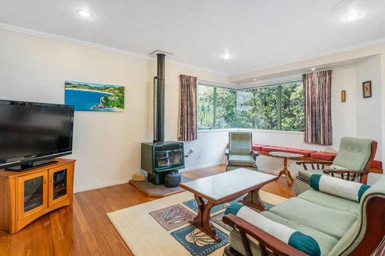 Photo of property in 7 Martin Place, Cooks Beach, Whitianga, 3591