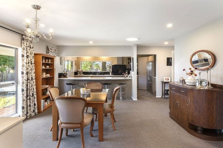Photo of property in 43 Dunbarton Street, Redwood, Christchurch, 8051