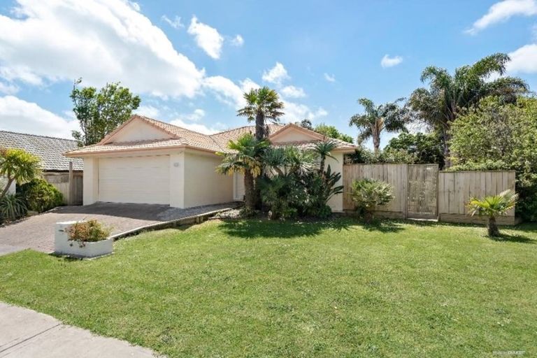 Photo of property in 15 Palmcrest Grove, Highland Park, Auckland, 2010