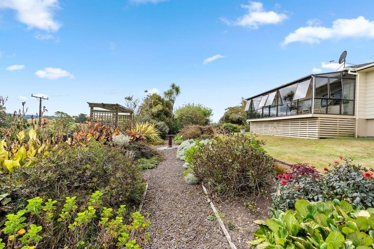 Photo of property in 310 Whananaki Road North, Opuawhanga, Hikurangi, 0181