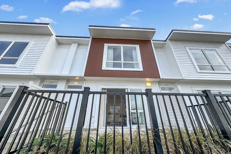 Photo of property in 29/30 Adventure Drive, Whitby, Porirua, 5024