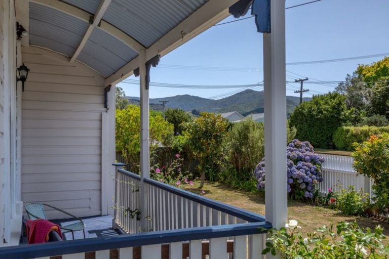 Photo of property in 106 Fox Street, Featherston, 5710