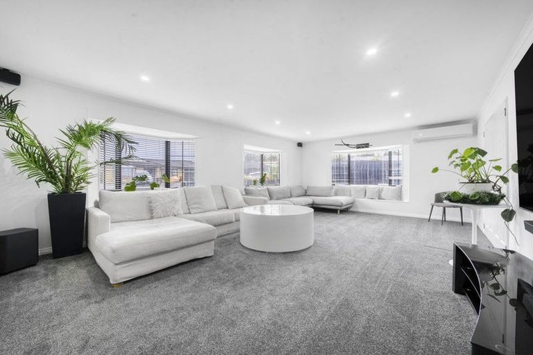 Photo of property in 20 Gairloch Place, Wattle Downs, Auckland, 2103