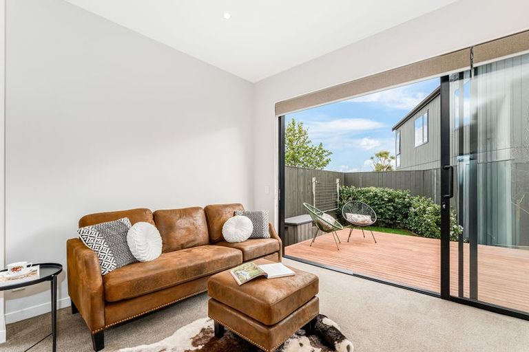 Photo of property in 5/6 Oswald Crescent, Paparangi, Wellington, 6037