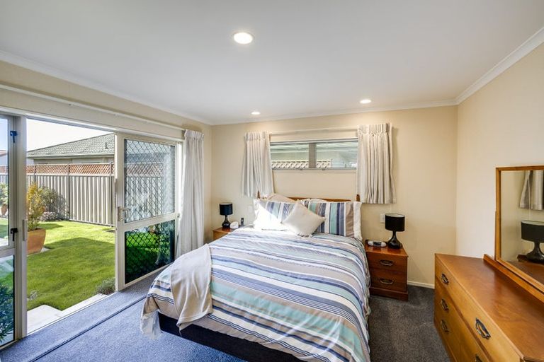 Photo of property in 12 Caulfield Place, Taradale, Napier, 4112