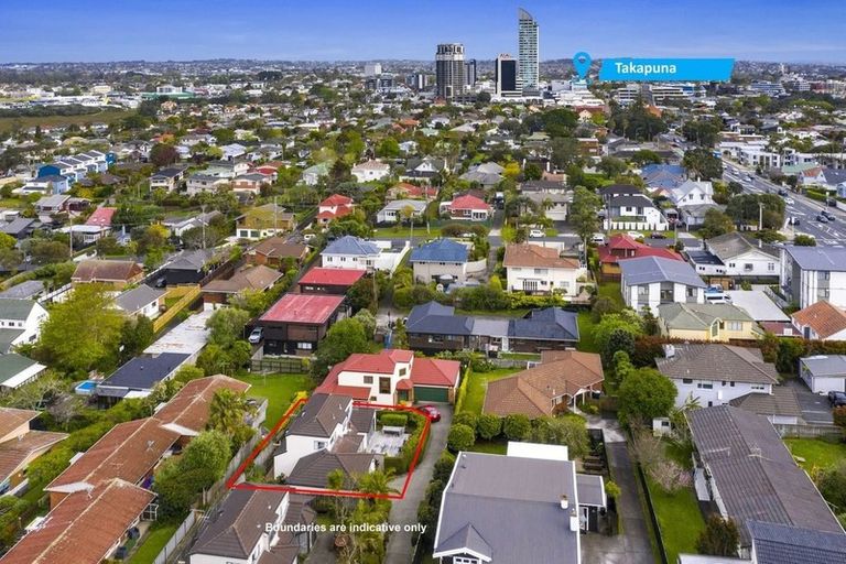 Photo of property in 2/3 Hart Road, Hauraki, Auckland, 0622