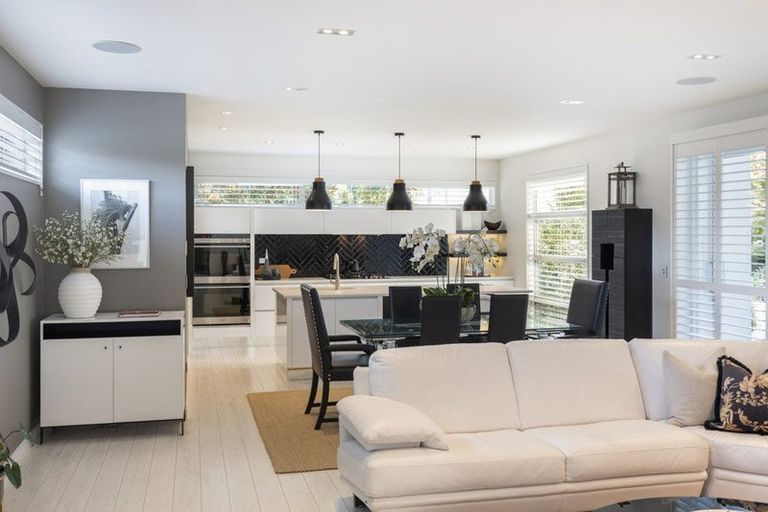 Photo of property in 55 Merivale Lane, Merivale, Christchurch, 8014