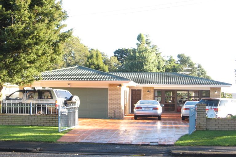 Photo of property in 10 Scenic Drive, Hillpark, Auckland, 2102