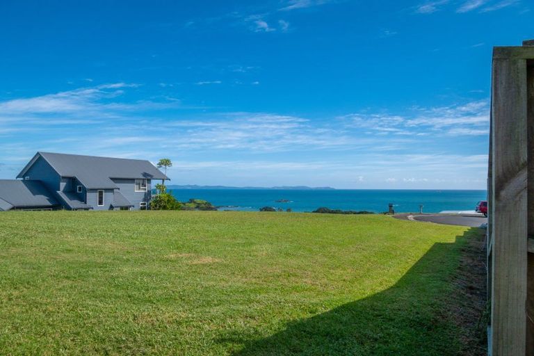 Photo of property in 33 Lori Lane, Coopers Beach, 0420