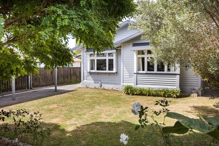 Photo of property in 81 Heretaunga Street, Palmerston North, 4414