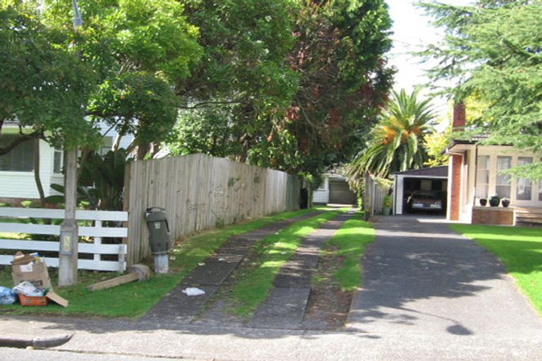 Photo of property in 19 Roby Street, Te Atatu Peninsula, Auckland, 0610